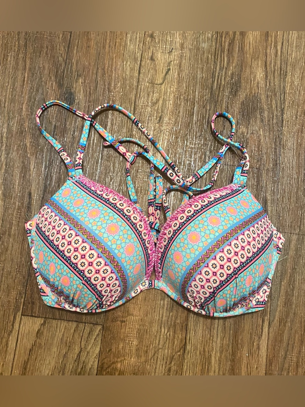 Women’s size 36C Shade & Shore Boho Multicolor Bikini Swimsuit Top underwire